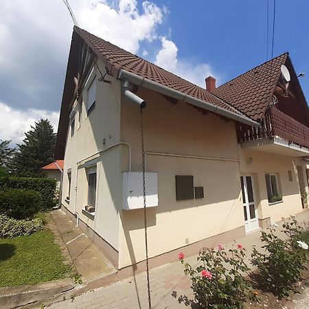 Livi Apartman Merevfalu Kerti Medencevel Fonyód Exterior foto